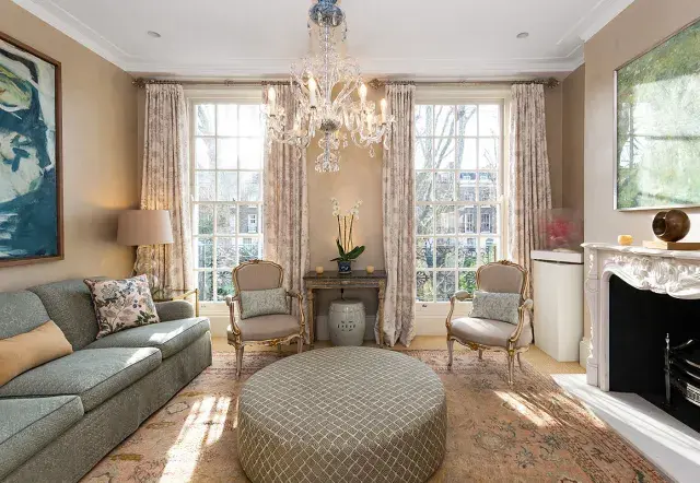 Pembroke Square, holiday home in Kensington, London