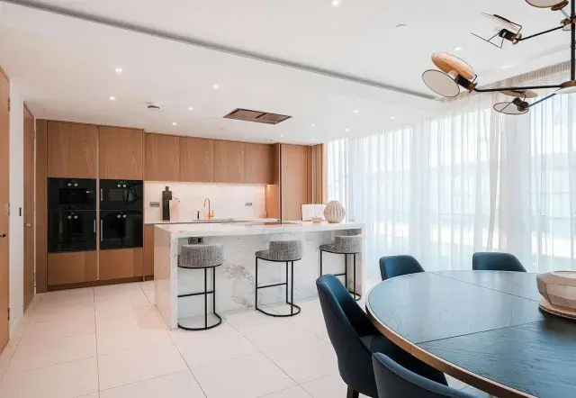 Riverside Penthouse, holiday home in Borough, London