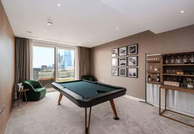 Riverside Penthouse, holiday home in Borough, London