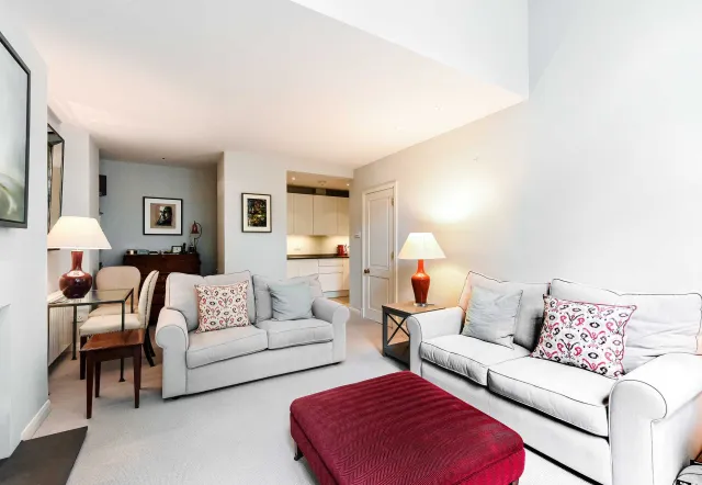 Embankment Gardens, holiday apartment in Chelsea, London