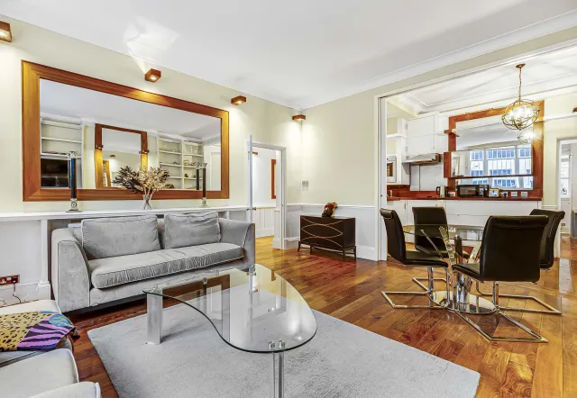 Queens Gate II, holiday apartment in Kensington, London