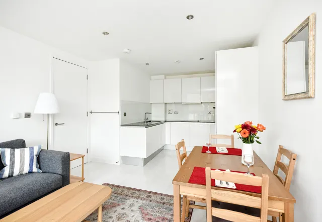 Vintry Court, holiday apartment in City of London & Borough, London