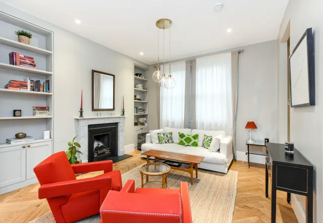 Ladbroke Walk, holiday mews in Holland Park, London