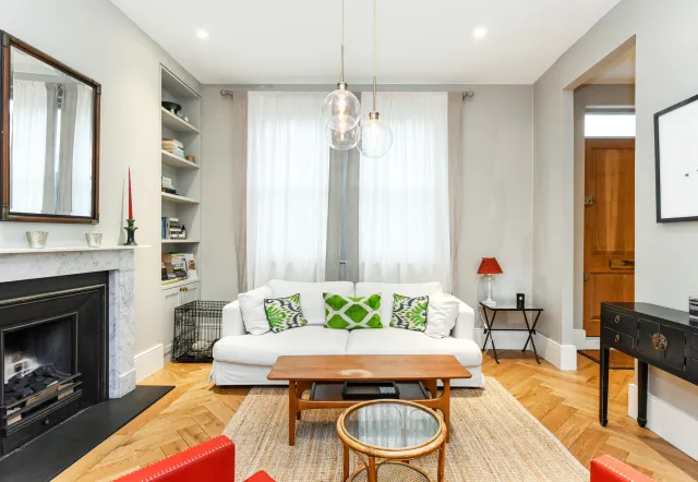 Ladbroke Walk, holiday mews in Holland Park, London