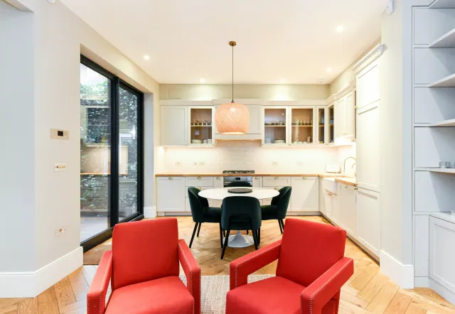 Ladbroke Walk, holiday mews in Holland Park, London