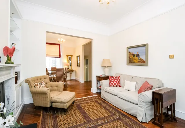 Winchester Street, holiday apartment in Pimlico, London