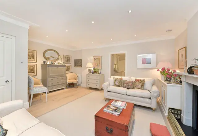 Abingdon Road, holiday home in Kensington, London