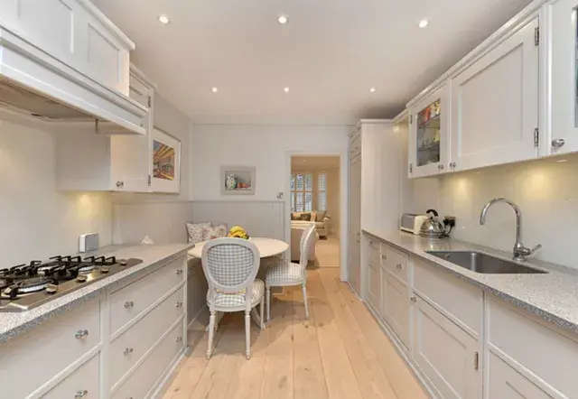 Abingdon Road, holiday home in Kensington, London