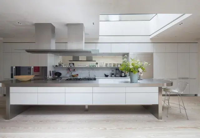 Blythe Road, holiday home in Kensington, London