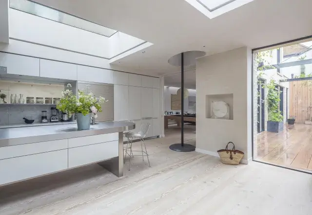 Blythe Road, holiday home in Kensington, London