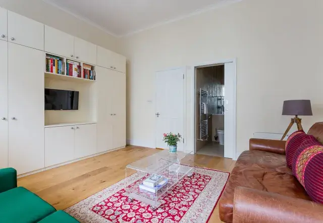 Marloes Road, holiday home in Kensington, London