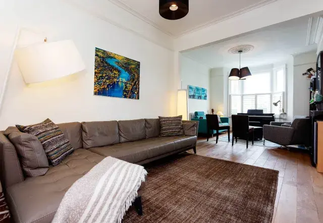 Leathwaite Road, holiday home in Clapham, London