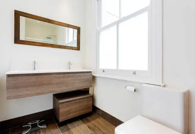 Leathwaite Road, holiday home in Clapham, London