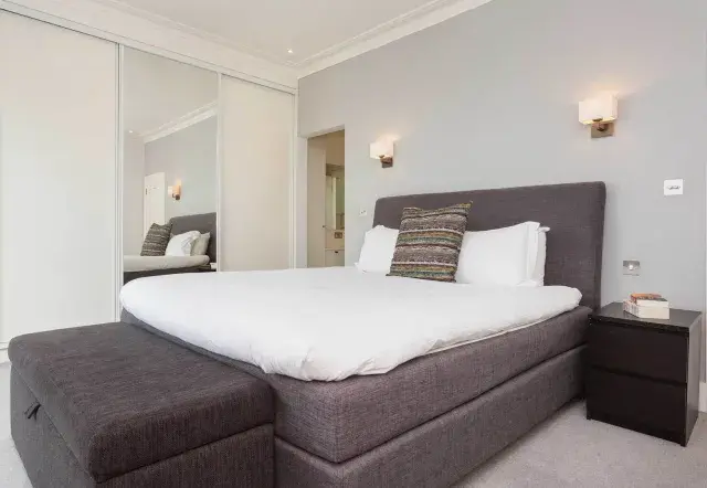 Leathwaite Road, holiday home in Clapham, London