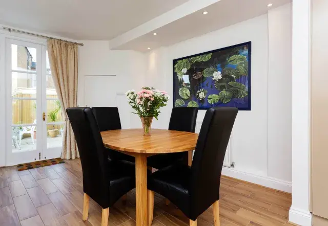 Holmdale Road, holiday home in London