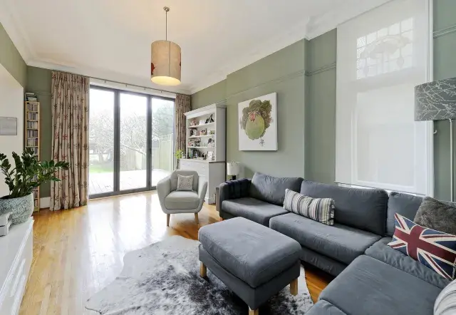 Woodbourne Avenue, holiday home in Wandsworth, London