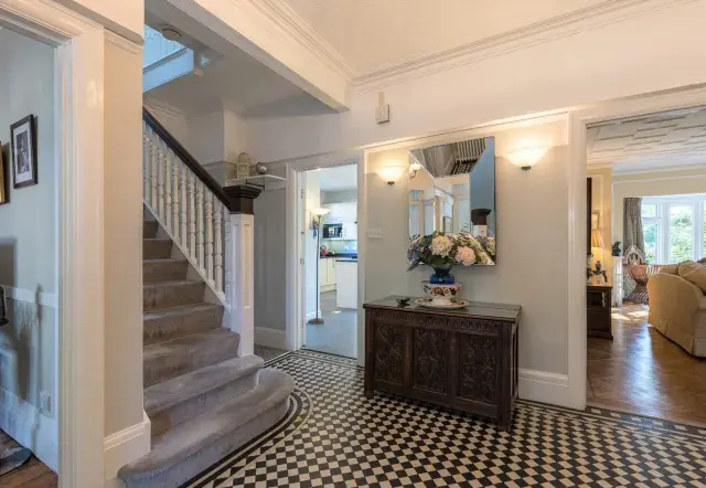 Pensford Avenue, holiday home in Kew, London