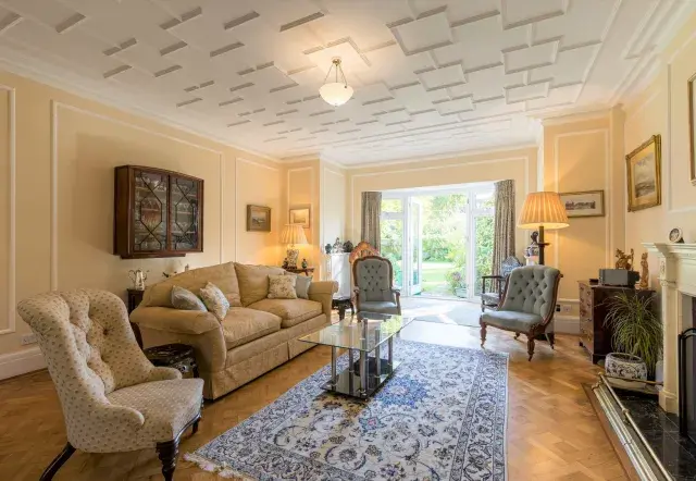 Pensford Avenue, holiday home in Kew, London