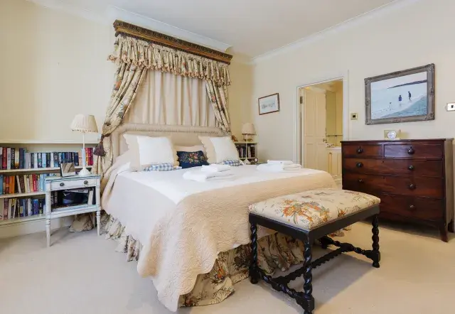 Haarlem Road, holiday home in Hammersmith, London