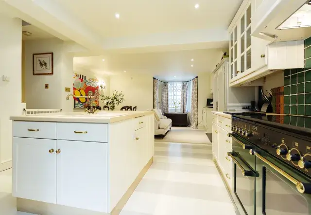 Haarlem Road, holiday home in Hammersmith, London
