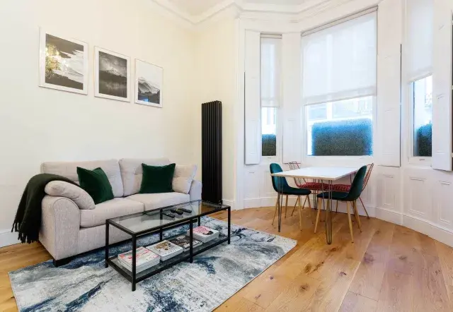 Hogarth Road, holiday home in Earls Court, London