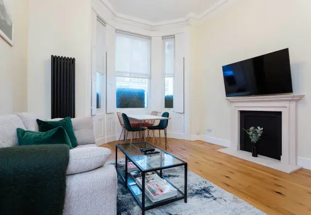 Hogarth Road, holiday home in Earls Court, London