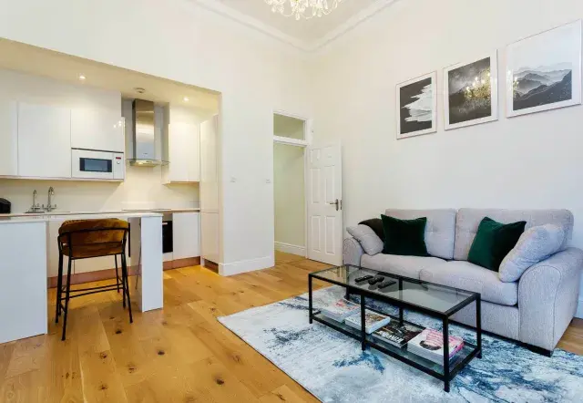 Hogarth Road, holiday home in Earls Court, London