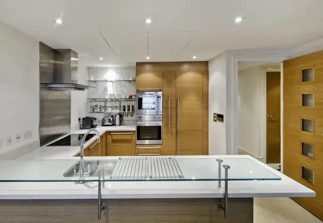 Chelsea Bridge Wharf II, holiday home in Chelsea, London