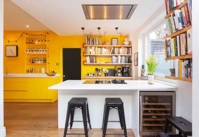 Mortlake Road, holiday home in Kew, London