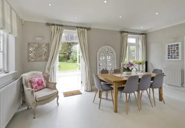 Frewin Road, holiday home in Wandsworth, London