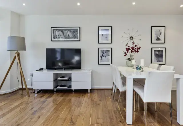 Wendle Square, holiday home in Battersea, London