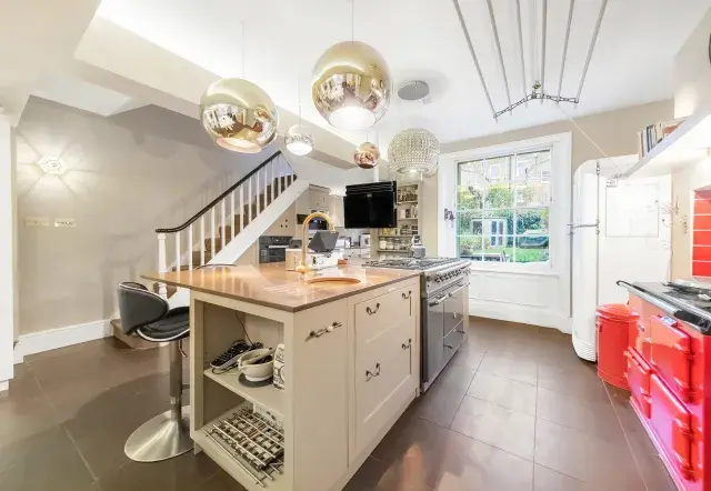 Ferntower Road, holiday home in Highbury, London