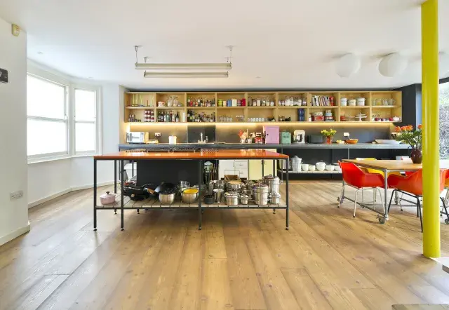 Hugo Road, holiday home in London