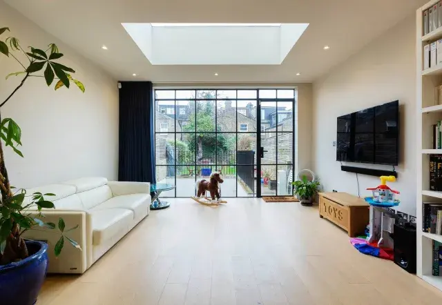 Brondesury Road, holiday home in London