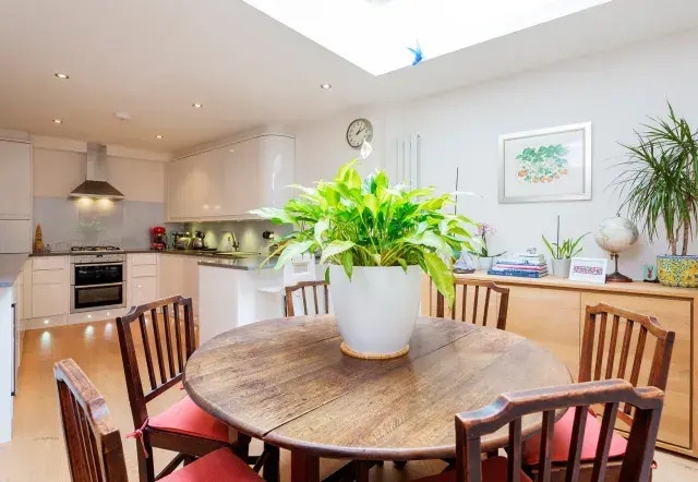 Bromells Road, holiday home in Clapham, London