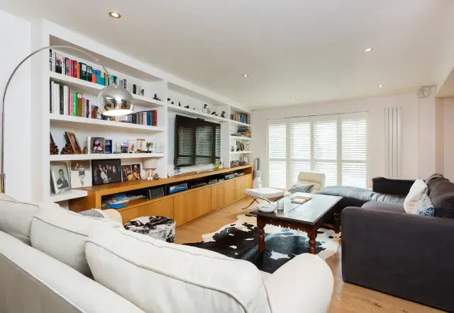 Bromells Road, holiday home in Clapham, London