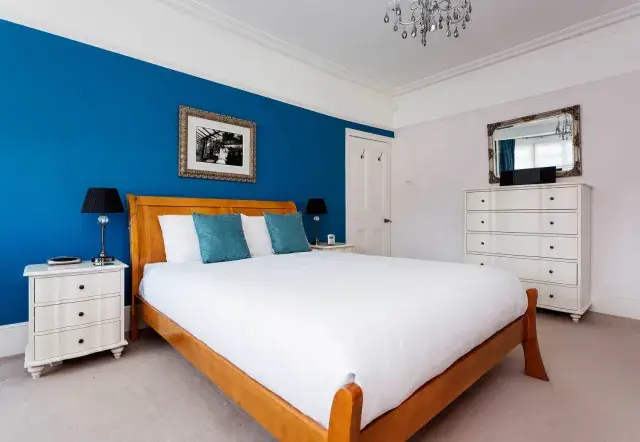 Vineyard Hill Road, holiday home in Wimbledon – South London, London