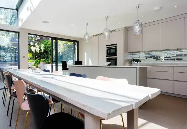 Rowfant Road, holiday home in London