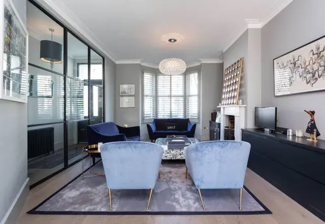 Rowfant Road, holiday home in London