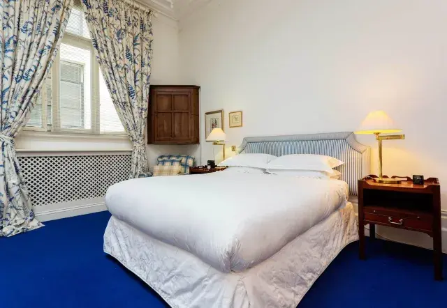 Queen's Gardens, holiday home in Bayswater, London