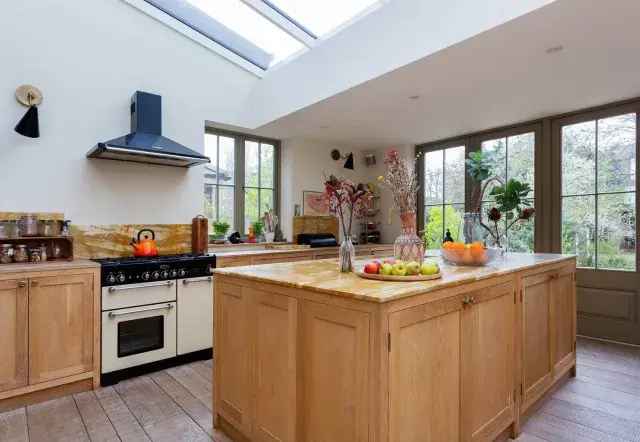 Gatcombe Road, holiday home in London