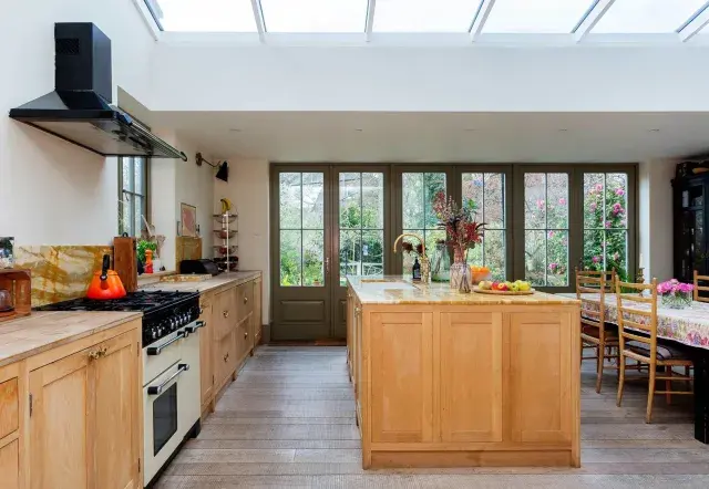 Gatcombe Road, holiday home in London