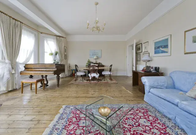 Warwick Road, holiday home in Kensington, London