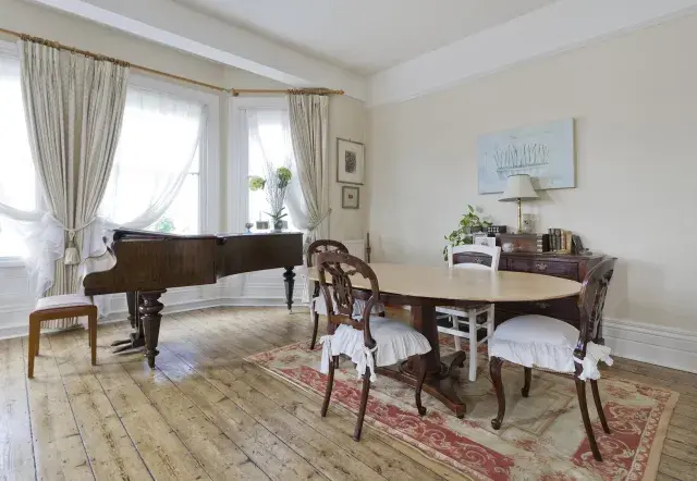 Warwick Road, holiday home in Kensington, London