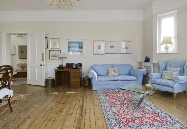 Warwick Road, holiday home in Kensington, London