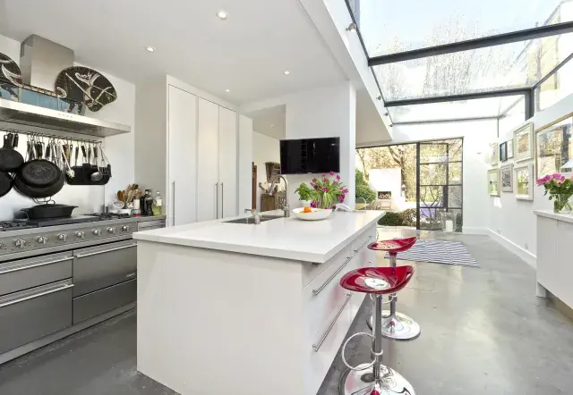 Masbro Road, holiday home in Kensington, London