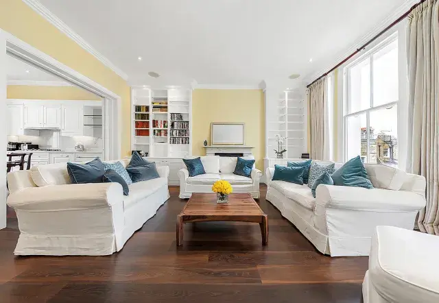 Cathcart Road, holiday home in Chelsea, London