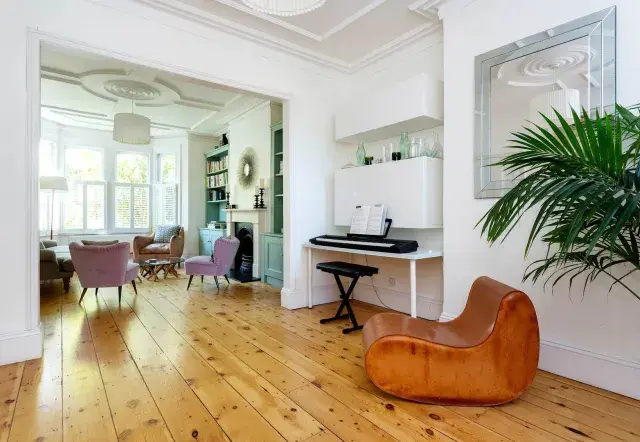 First Avenue, holiday home in London