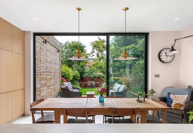 Fairbridge Road, holiday home in London