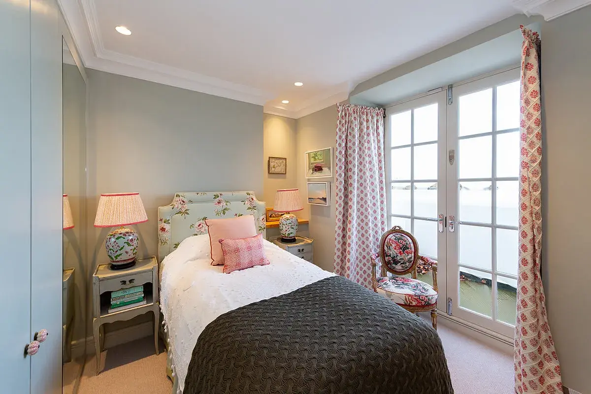 Pembroke Square, holiday home in Kensington, London